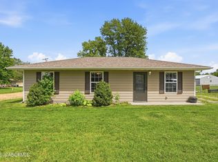 102 Chevychase Ln, New Bloomfield, MO 65063