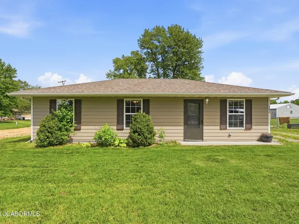 102 Chevychase Ln, New Bloomfield, MO 65063