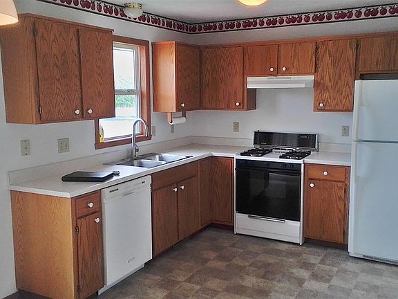 5th image of 528 Carls Pl