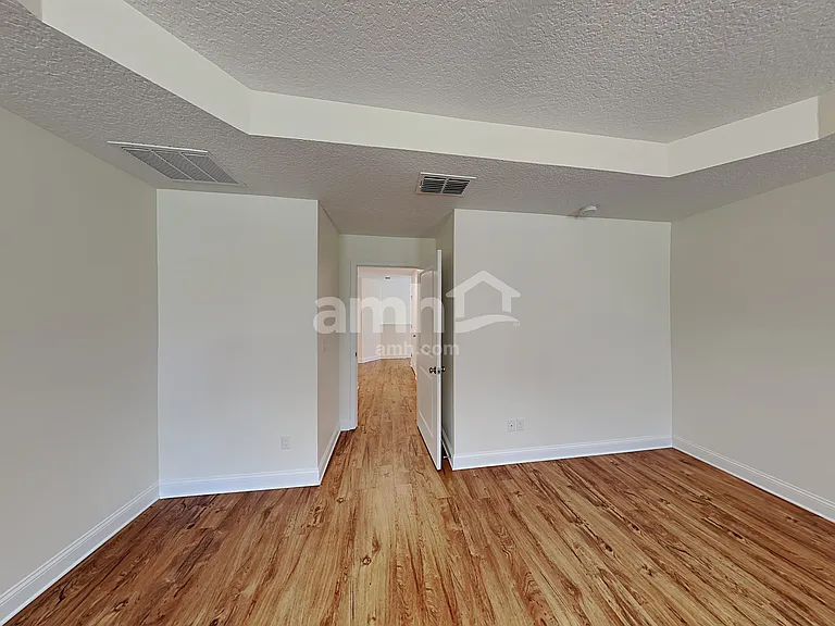 327 Cortez Dr — Photo 9
