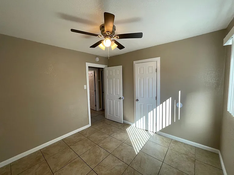 845 E Fredricks St — Photo 14