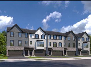 214 Hunter Dr, Coraopolis, PA 15108