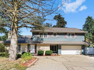 914 W Ridgeway Ave, Waterloo, IA 50701