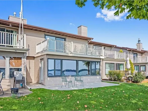 71 1st St SE, Forest Lake, MN 55025