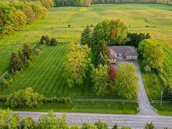 240 Webb Rd, Uxbridge, ON L9P 0G4