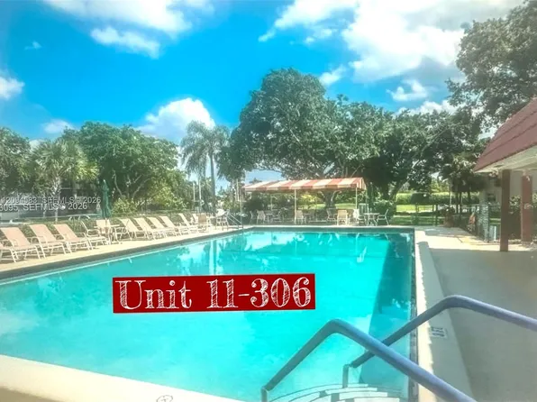 9410 N Hollybrook Lake Dr APT 306, Pembroke Pines, FL 33025