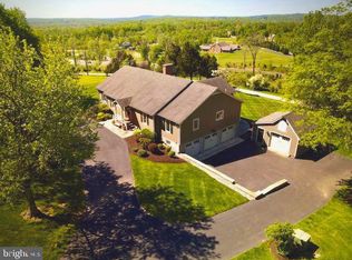 17786 Fort Johnston Rd, Leesburg, VA 20176