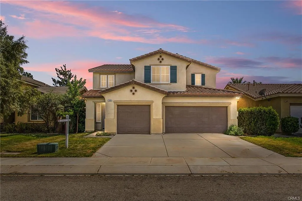 3 bed, 2378 sqft, $3,100 — Photo 2