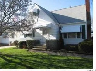 10620 Woodview Blvd, Parma Heights, OH 44130