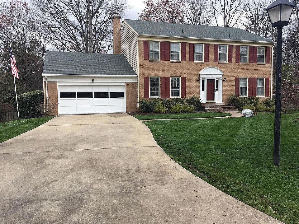large colonial on cul-de-sac