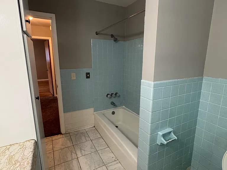 232 E Glenguile St #B — Photo 6