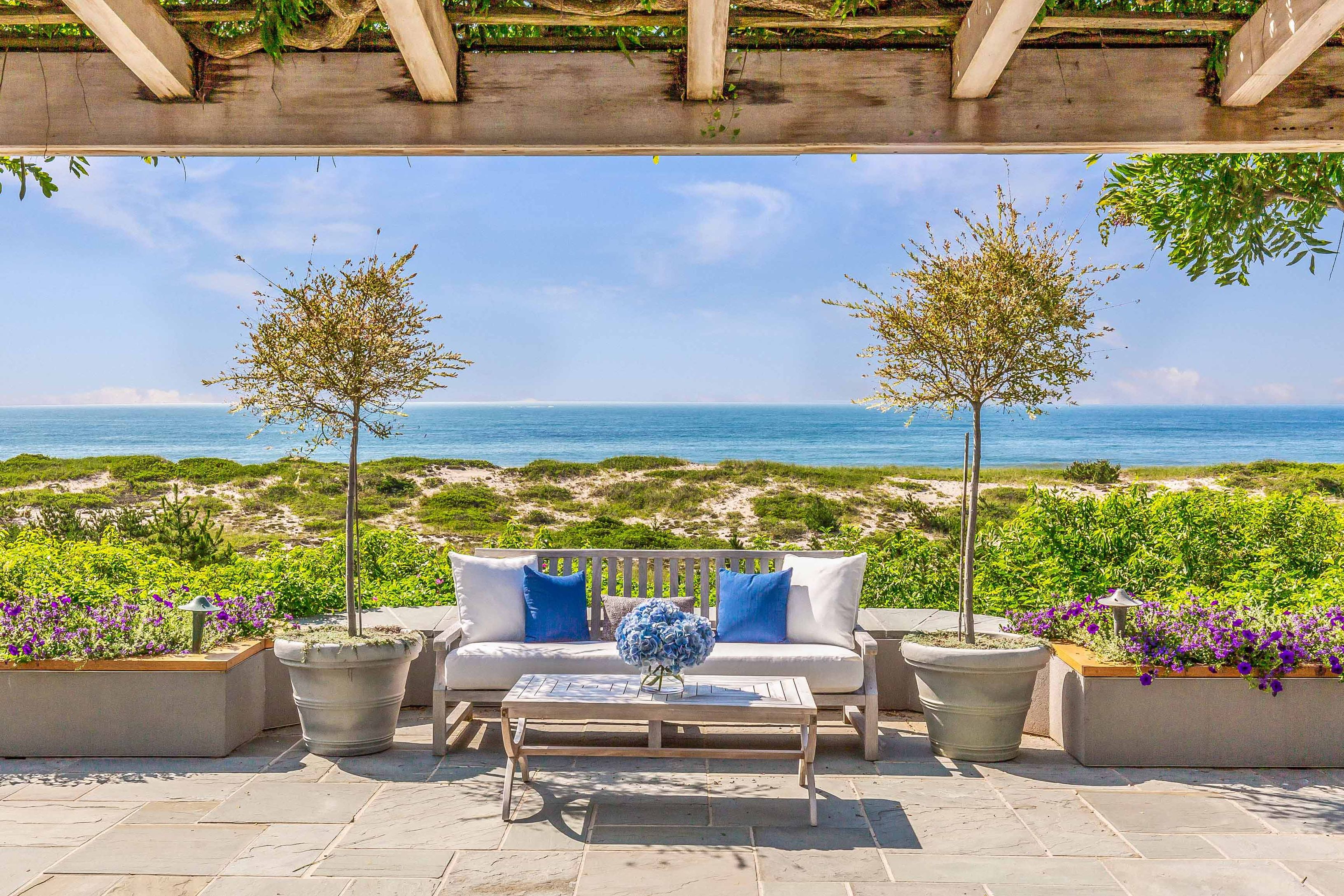 26 & 32 Windmill Ln, East Hampton, NY 11937 Out East