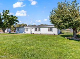 7907 Ahtanum Rd, Yakima, WA 98903