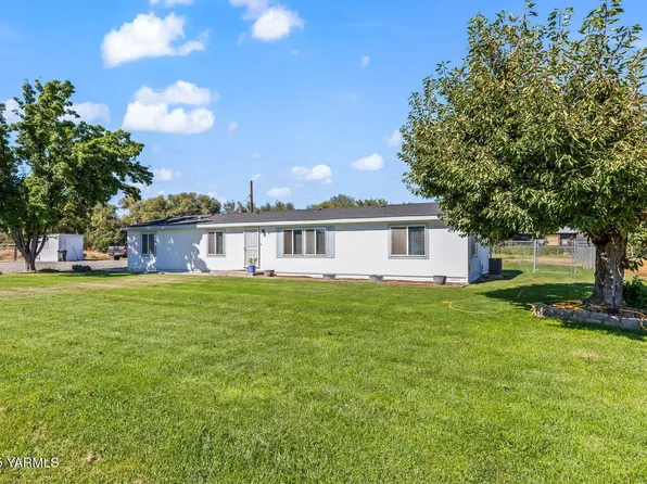 7907 Ahtanum Rd, Yakima, WA 98903