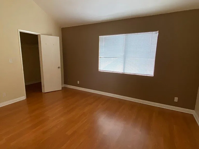 622 N Wilson Ave — Photo 13