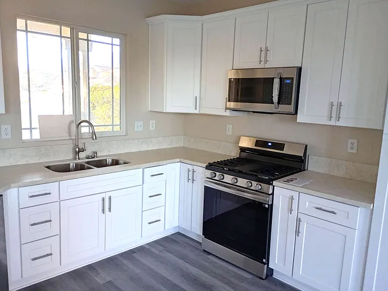 6263 Long Cove Dr — Photo 3