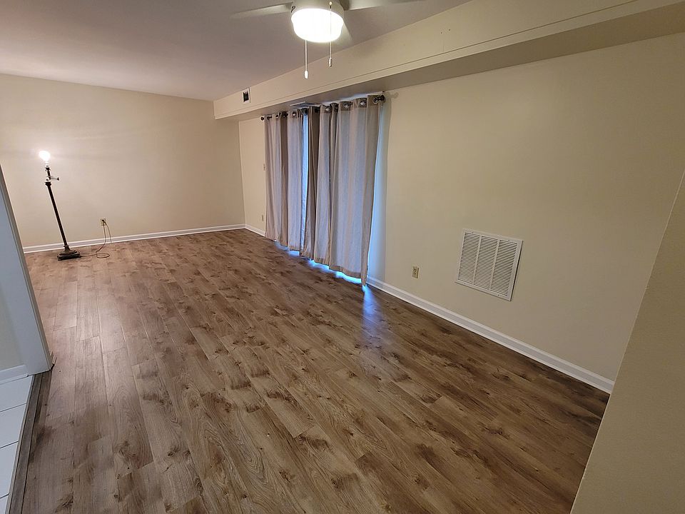 Living Room Dining Area