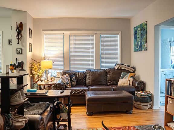 4th image of 931 W Leland Ave APT 205