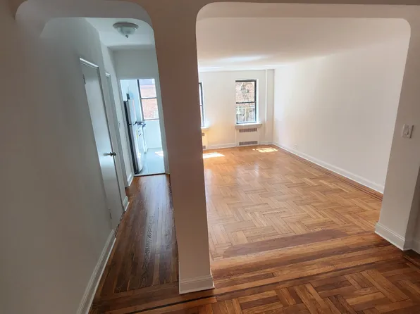 330 E 71st St APT 2G, New York, NY 10021