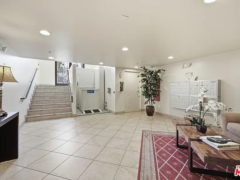 1838 Westholme Ave #203 — Photo 52