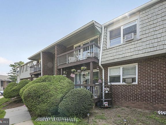 2nd image of 34 Deanna Dr APT 94