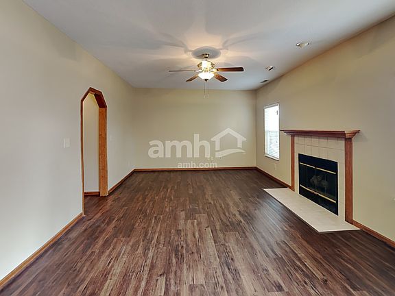 5th image of 333 Greenwood Ln