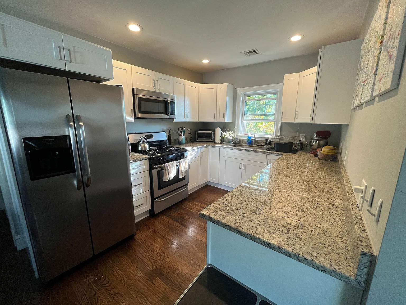 2 bed, 800 sqft, $2,675 — Photo 1