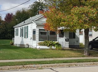 1047 S Cross St, Sycamore, IL 60178