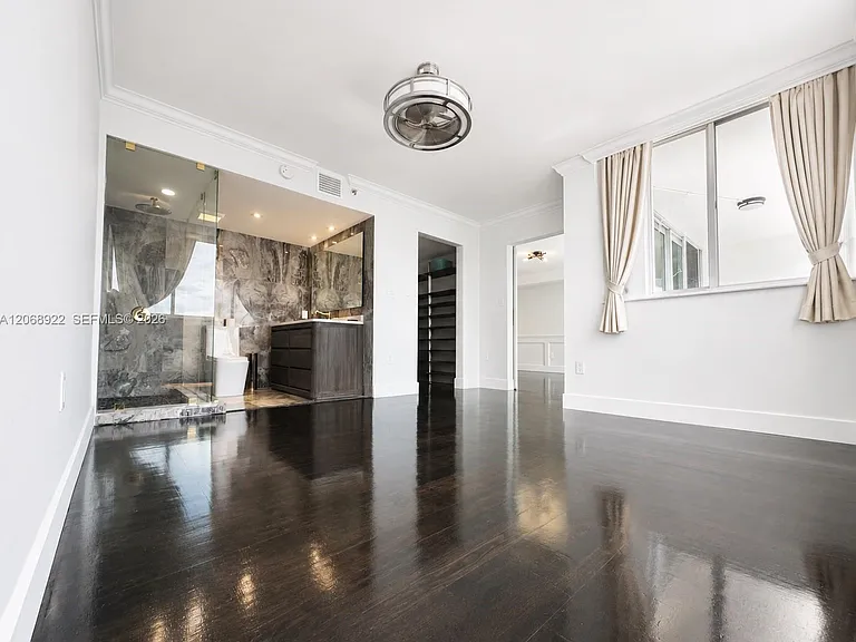 1700 NW North River Dr #805 — Photo 10