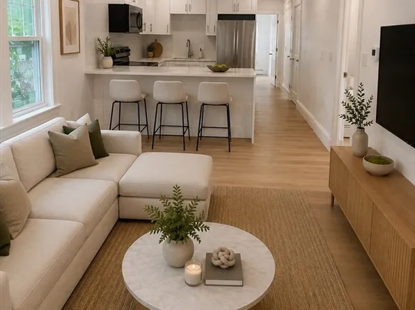 60 Derby St APT 1, Somerville, MA 02145