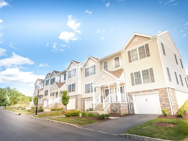 Orchard Hills Landings — Photo 16
