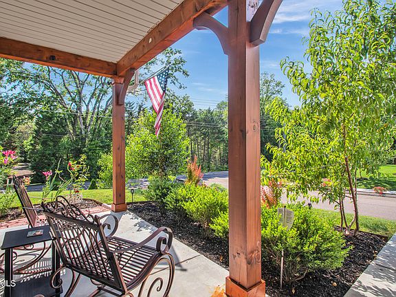 4th image of 9416 Island Creek Ln