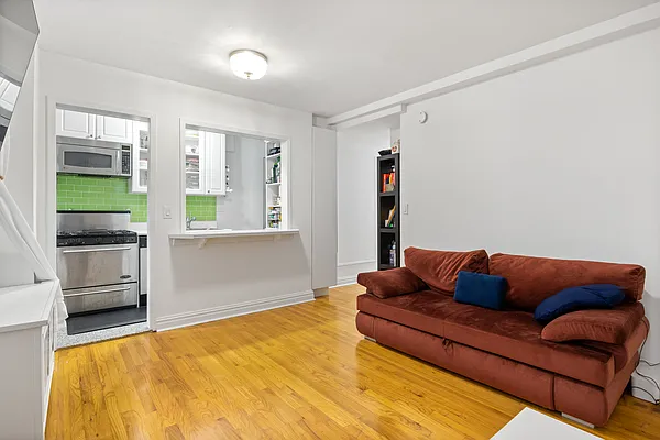 Rented by Avenues Real Estate | media 2