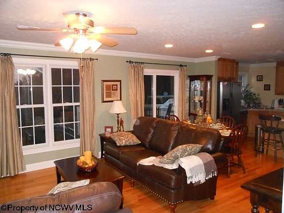5th image of 7 Kaylan Dr