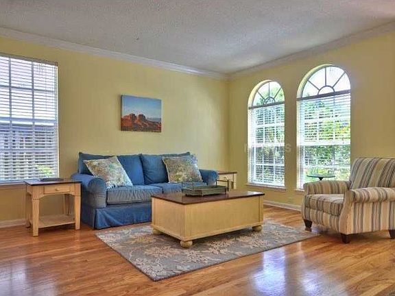 2nd image of 3305 W Lawn Ave