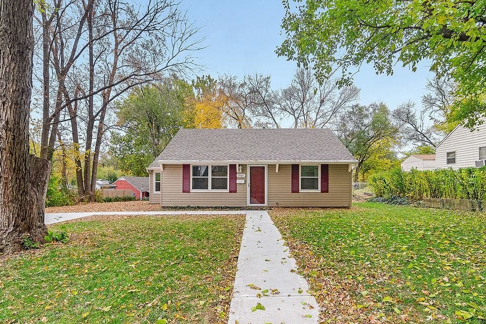 2nd image of 2905 S 51st St
