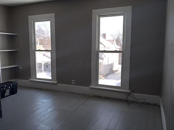5th image of 251 N 5th St