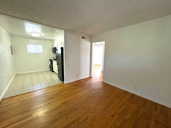 3rd image of 1826 Bayard Pl #12