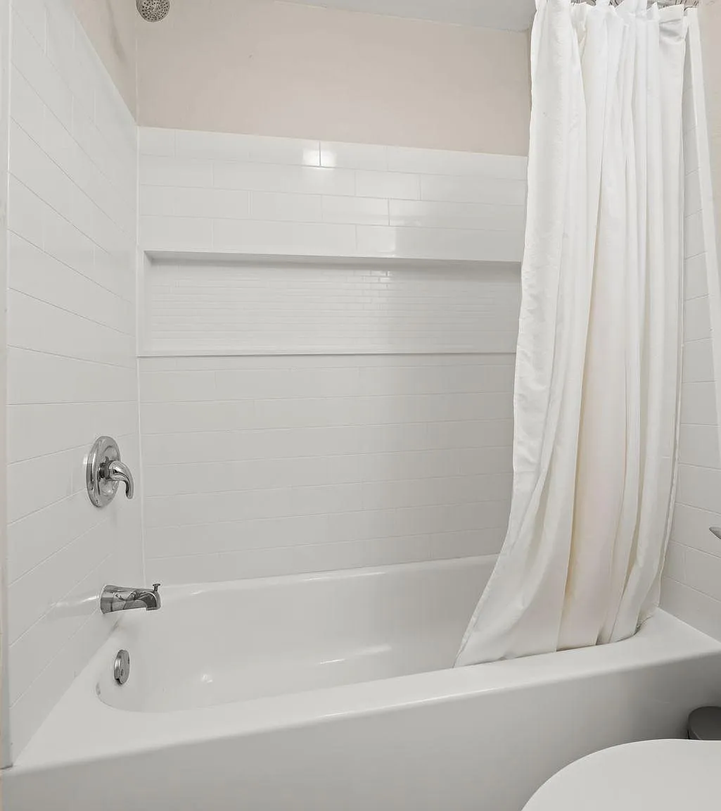 4 bed, 2.0 bath, 1200 sqft, $910 — Photo 3