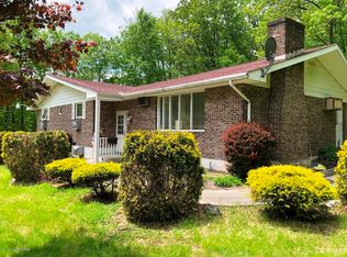 215 Paw Paw Dr, Kunkletown, PA 18058