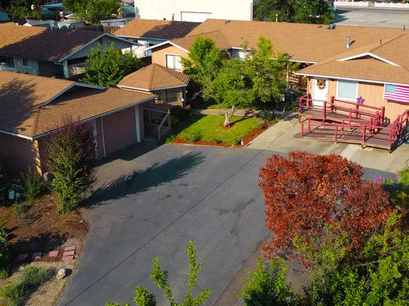 208 Berglund St, Rogue River, OR 97537