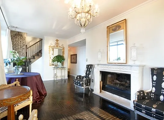 Sold by Warburg | media 21