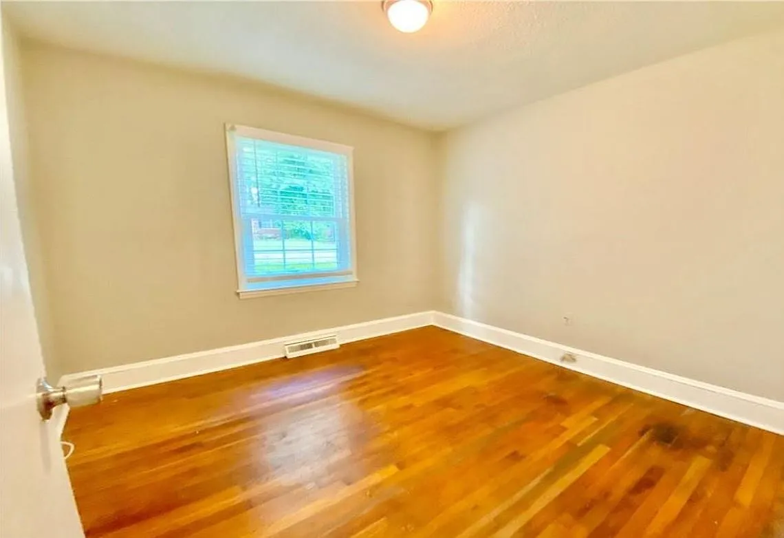 3834 Whitehall Dr — Photo 3