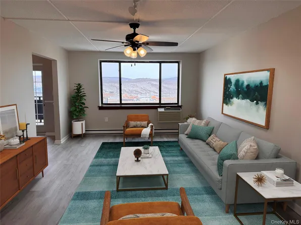 160 Academy Street #9G, Poughkeepsie, NY 12601