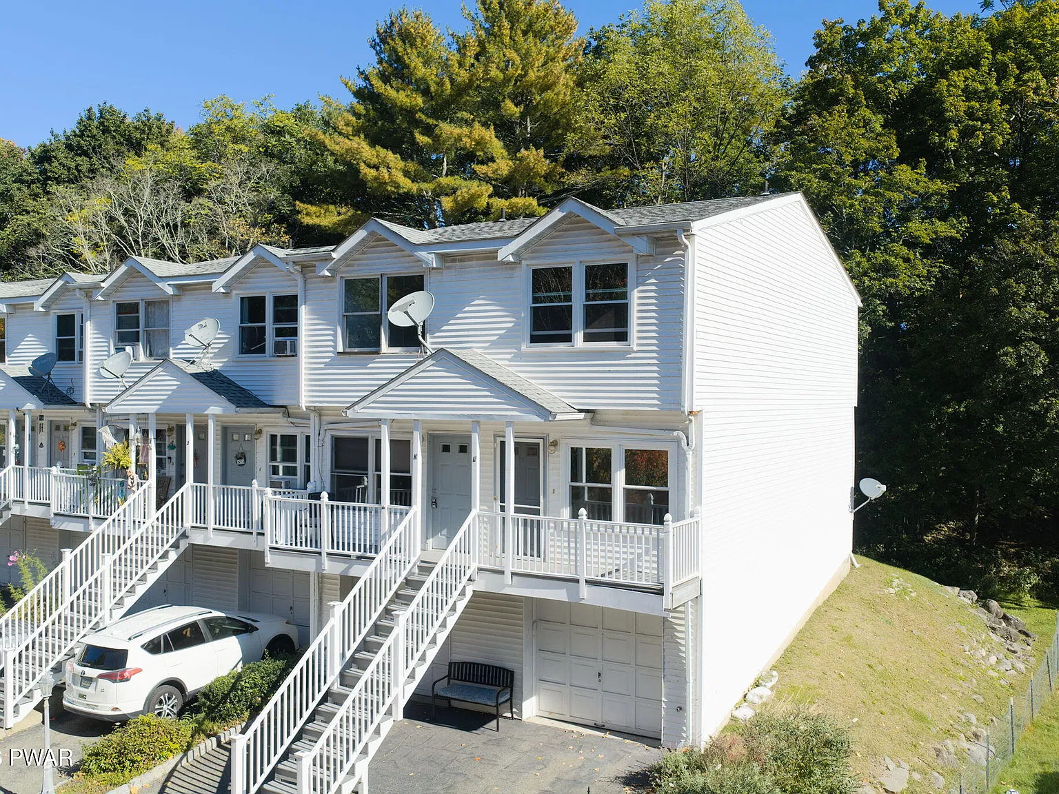 2 bed, 2.5 bath, 1004 sqft, $2,100 — Photo 4