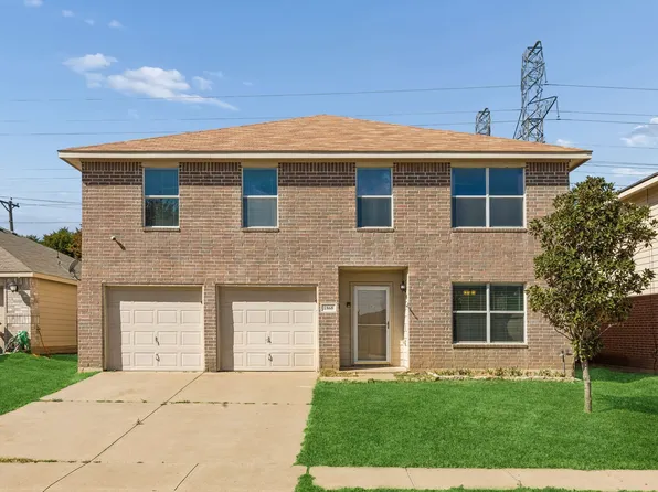 1868 Lynnwood Hills Dr, Fort Worth, TX 76112