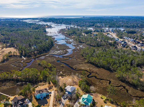 709 Blue Point Dr, Wilmington, NC 28411