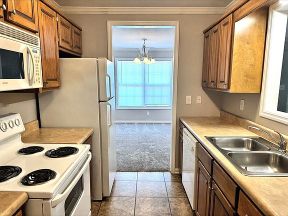4th image of 611 Cypress Mill Rd #D11