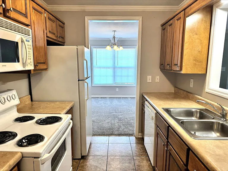 Oak Ridge Apartments — Photo 4