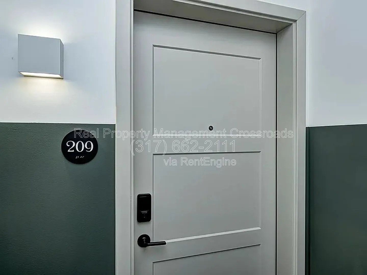 1 bed, 1.0 bath, 867 sqft, $1,800 — Photo 2